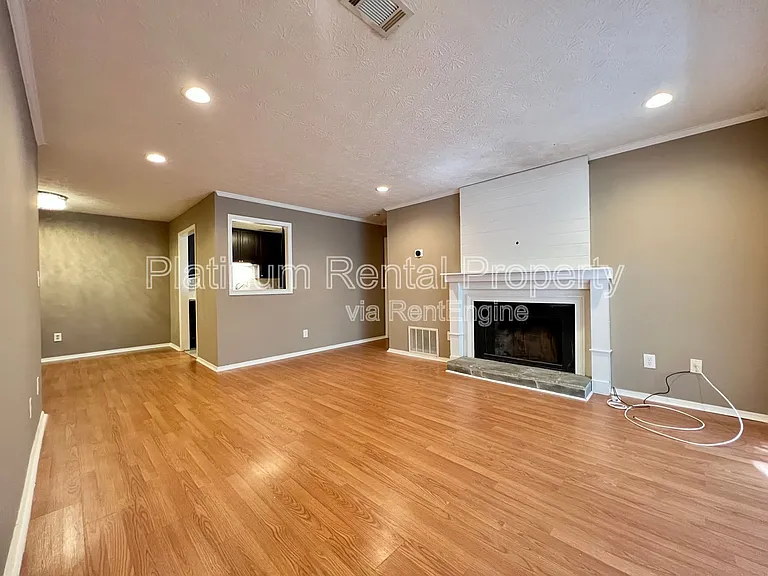 1107 Countryside Pl SE — Photo 4