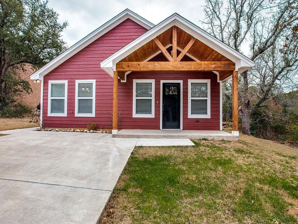 2019 Custom Home Driveway Parking