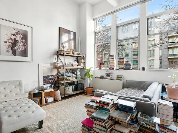 60 Broadway APT 2K, Brooklyn, NY 11249