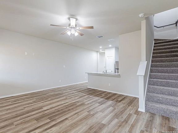 5th image of 173 Damon Dr