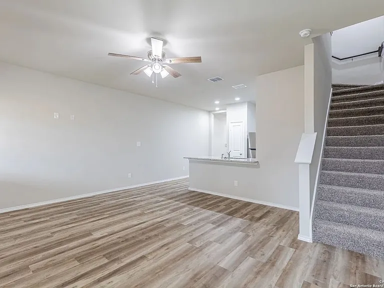 173 Damon Dr — Photo 5