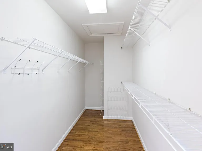 9588 Lagersfield Cir — Photo 22