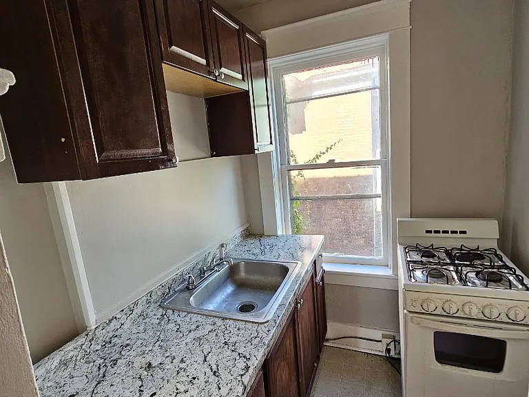 1011 Union St — Photo 7