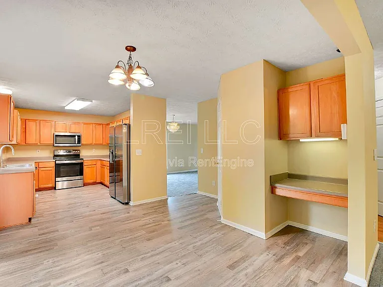 5703 Georgia Ln — Photo 4