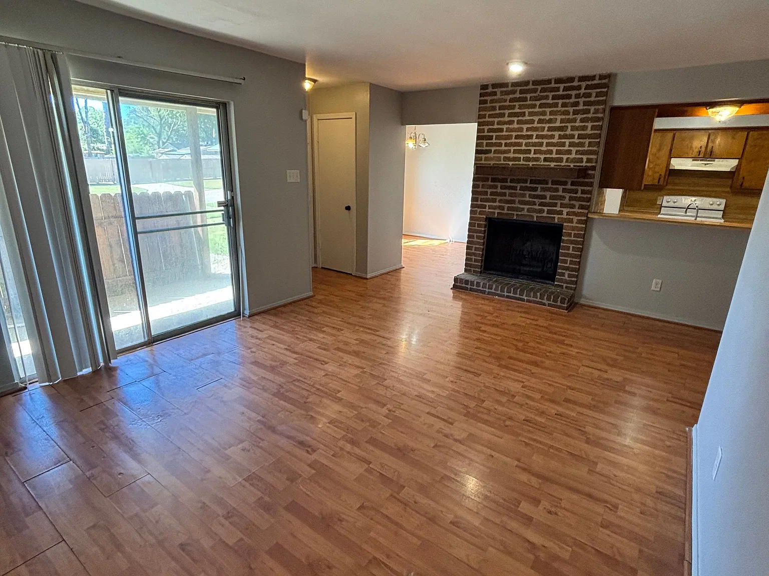 3 bed, 1248 sqft, $1,150 — Photo 2