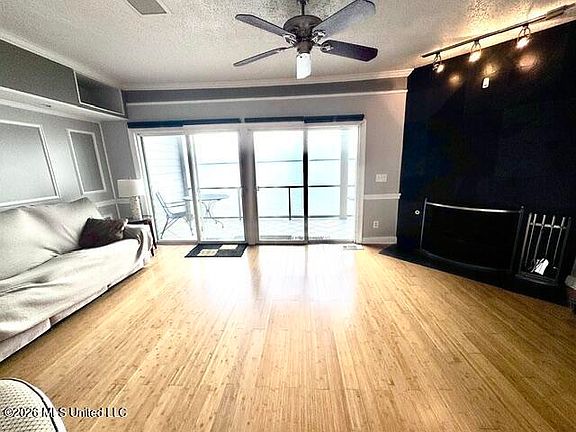 4th image of 61 Breakers Ln