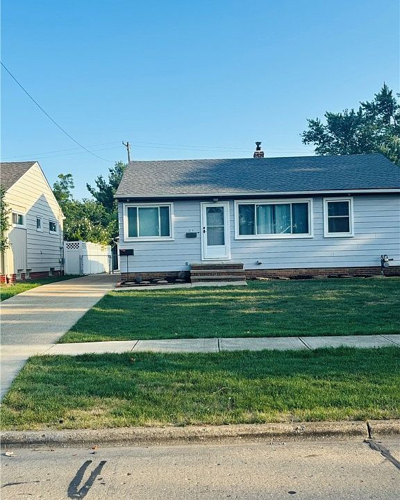 1st image of 2315 Russell Ave