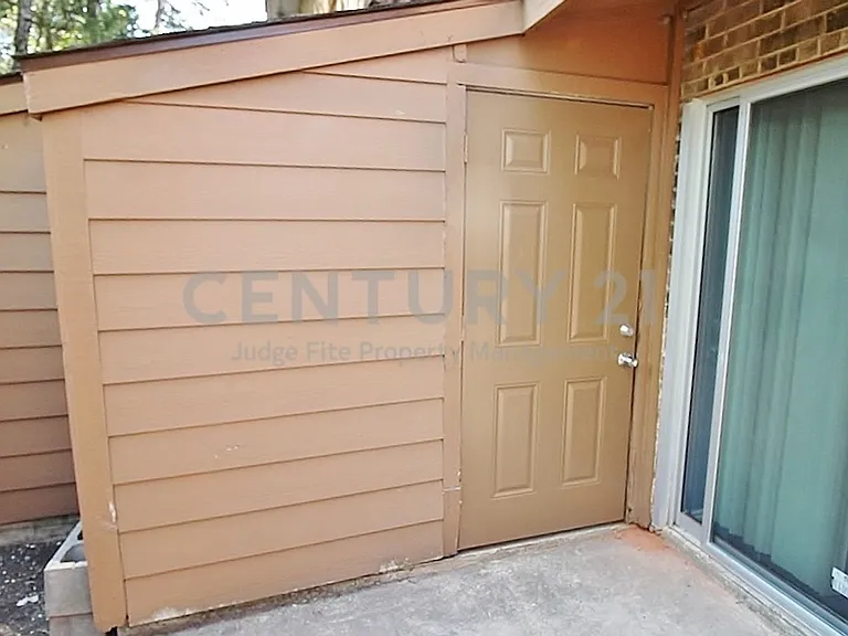 921 Cedar Ter — Photo 13