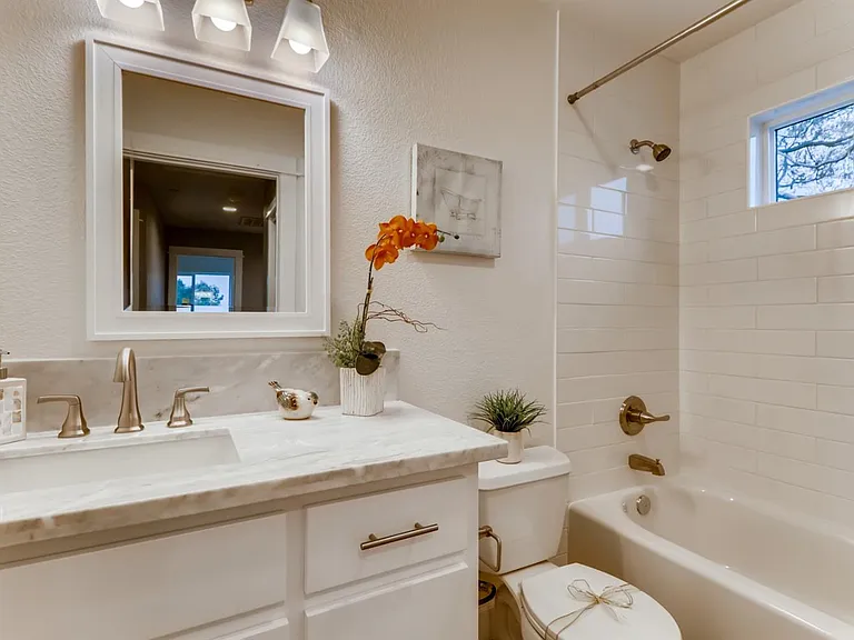 710 Landis Cir — Photo 7