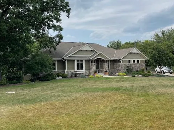 8700 Country View LANE, Burlington, WI 53105