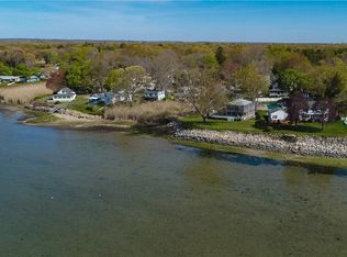 174 Andrew Comstock Rd, Warwick, RI 02886