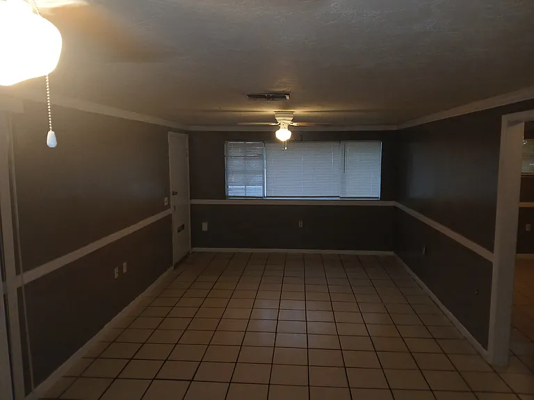 6935 Washington St — Photo 2