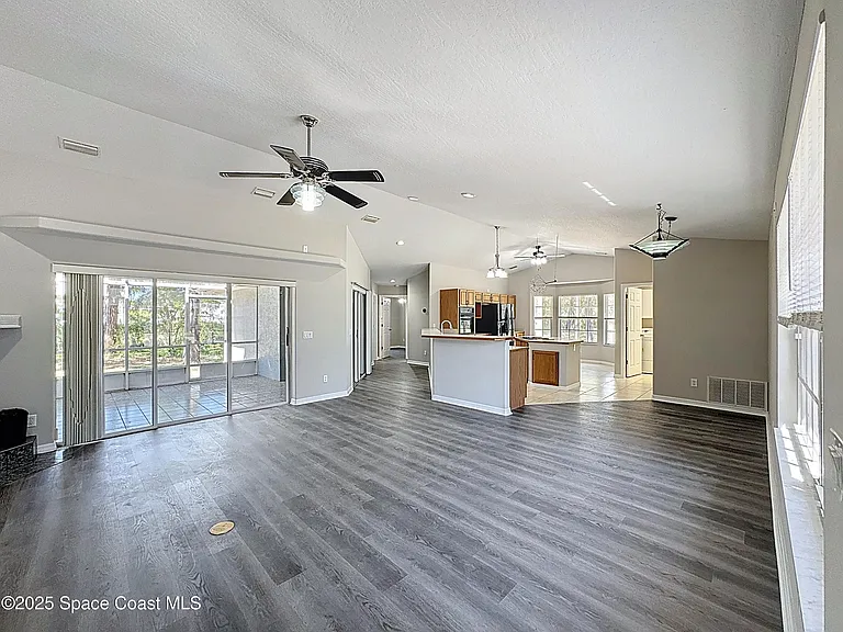 101 Cove Loop Dr — Photo 8