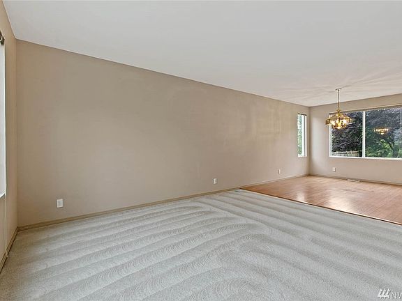 5th image of 6807 60th Pl NE