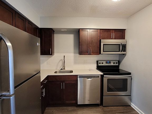 2nd image of 710 E 139th St APT B