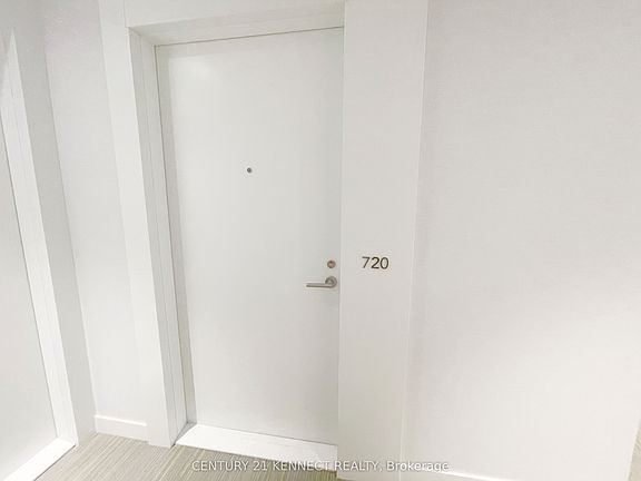 5th image of 238 Simcoe St #720