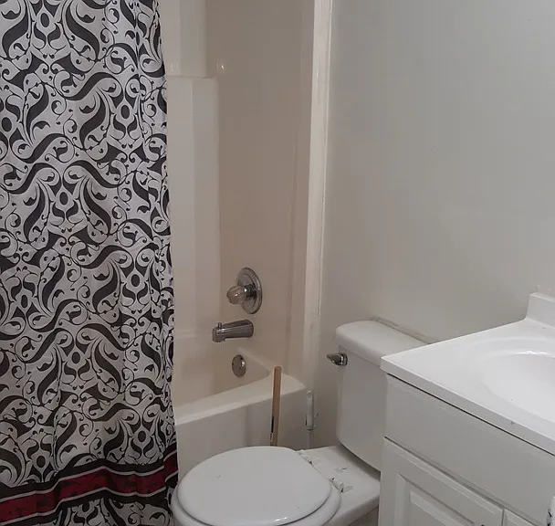 6241 Alexander St — Photo 1