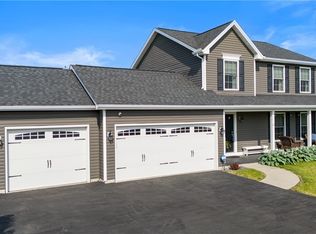 67 Vista Ct, West Seneca, NY 14224