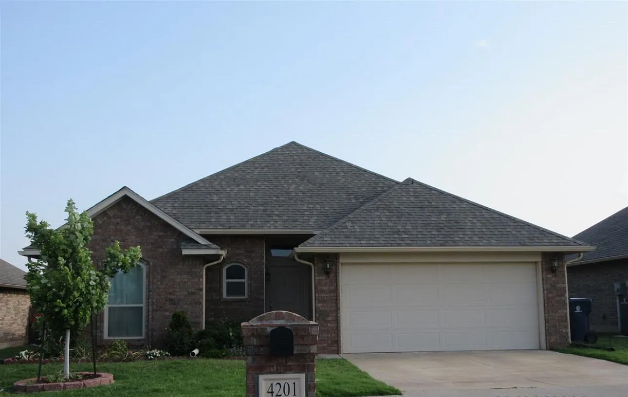 3 bed, 1499 sqft, $1,675 — Photo 1