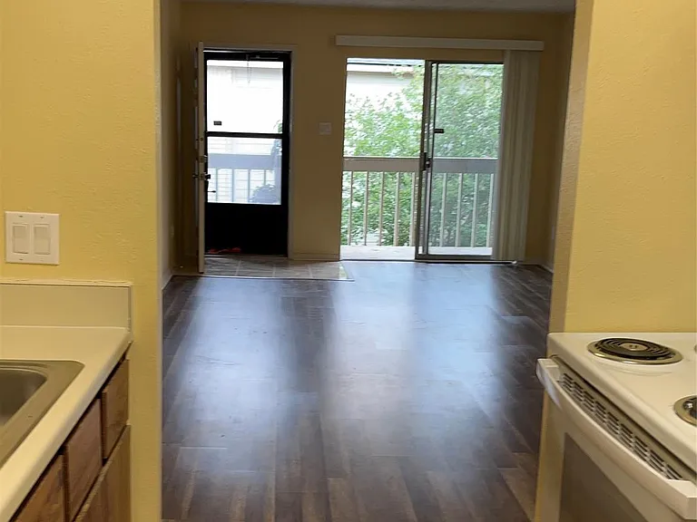 3919 Fairmont Pkwy #200 — Photo 22