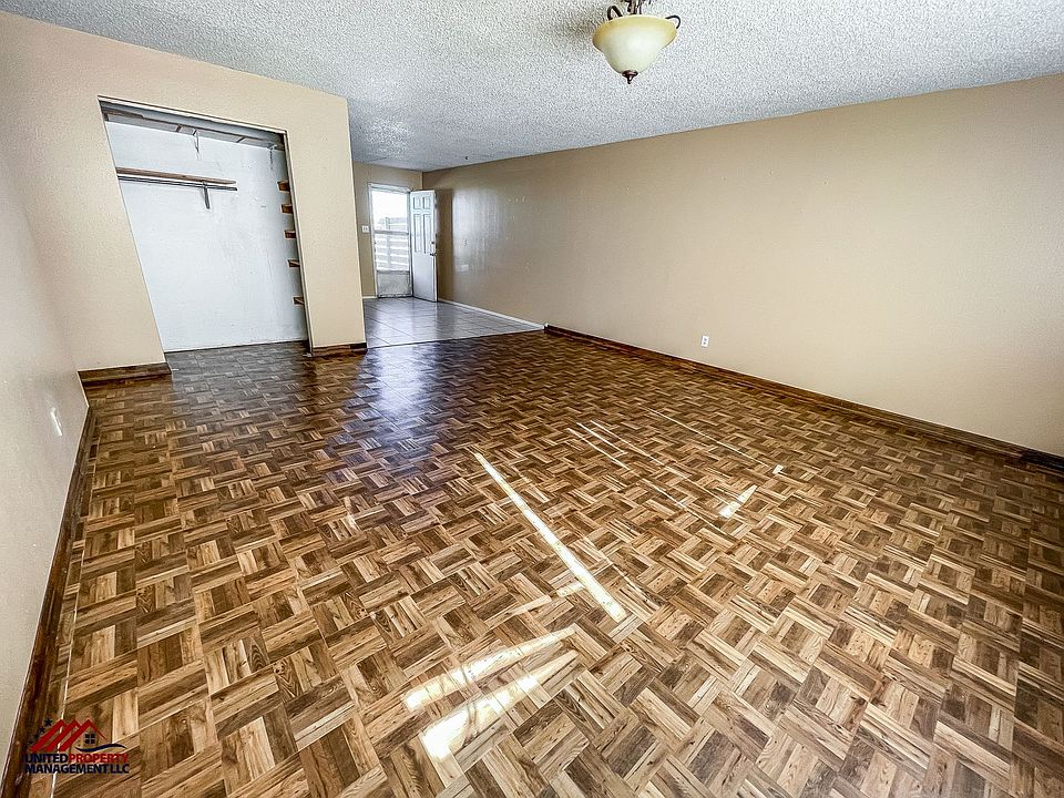 1st image of 900 Lamont St #4