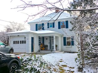 3 Outlook Dr, Norwalk, CT 06854