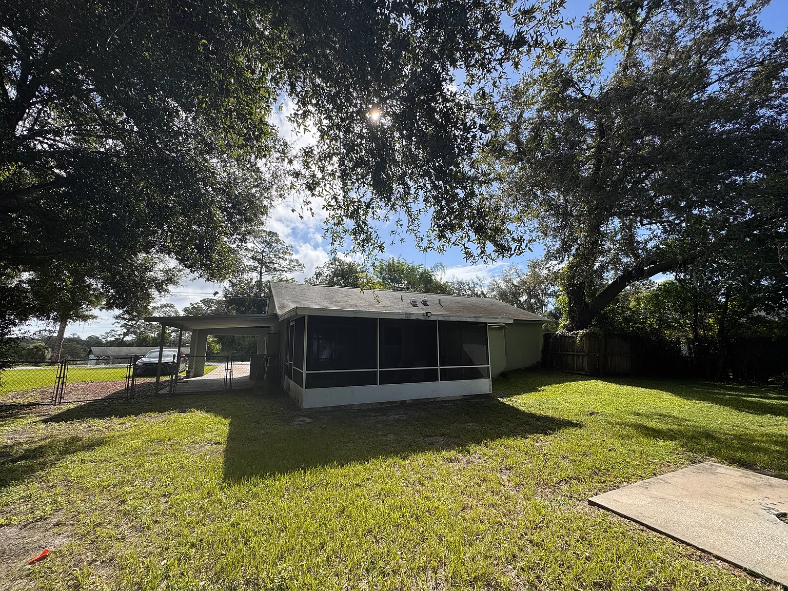 3 bed, 960 sqft, $1,800 — Photo 2