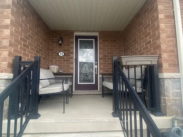 3 bed, $2,699 — Photo 2
