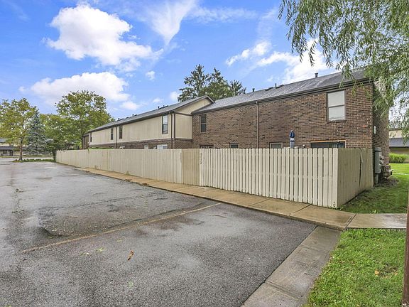 5th image of 5866 Hallridge Cir