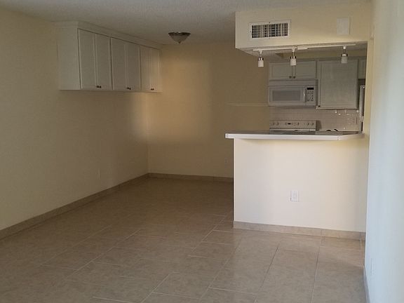 5th image of 7045 30th Ave N APT 23