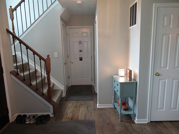 2nd image of 110 Hunters Hill Dr