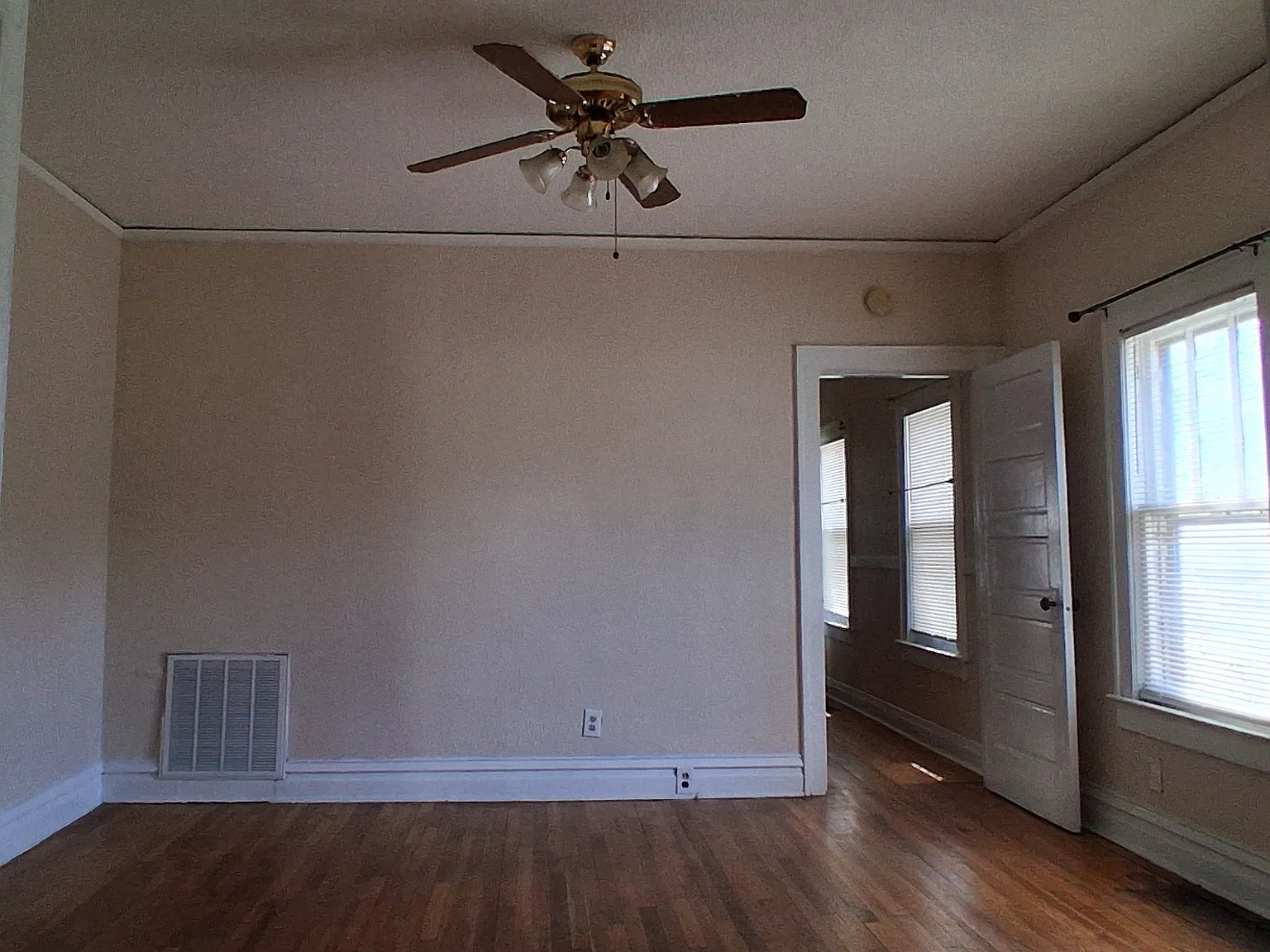 3 bed, 1479 sqft, $1,200 — Photo 3