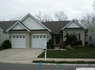 73 Oakmont Ln, Jackson, NJ 08527