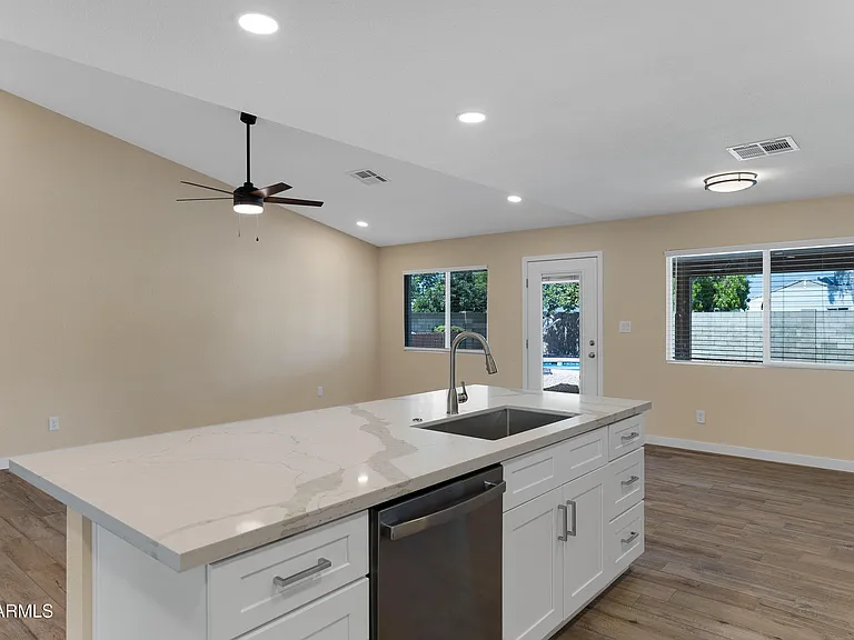 18408 N 46th Dr — Photo 15