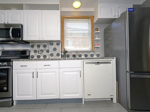 4th image of 3936 N Oconto Ave