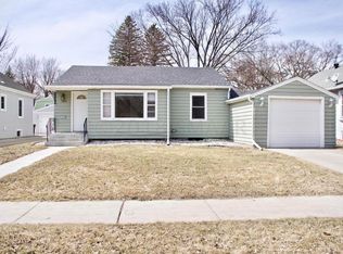 1407 7th St S, Fargo, ND 58103