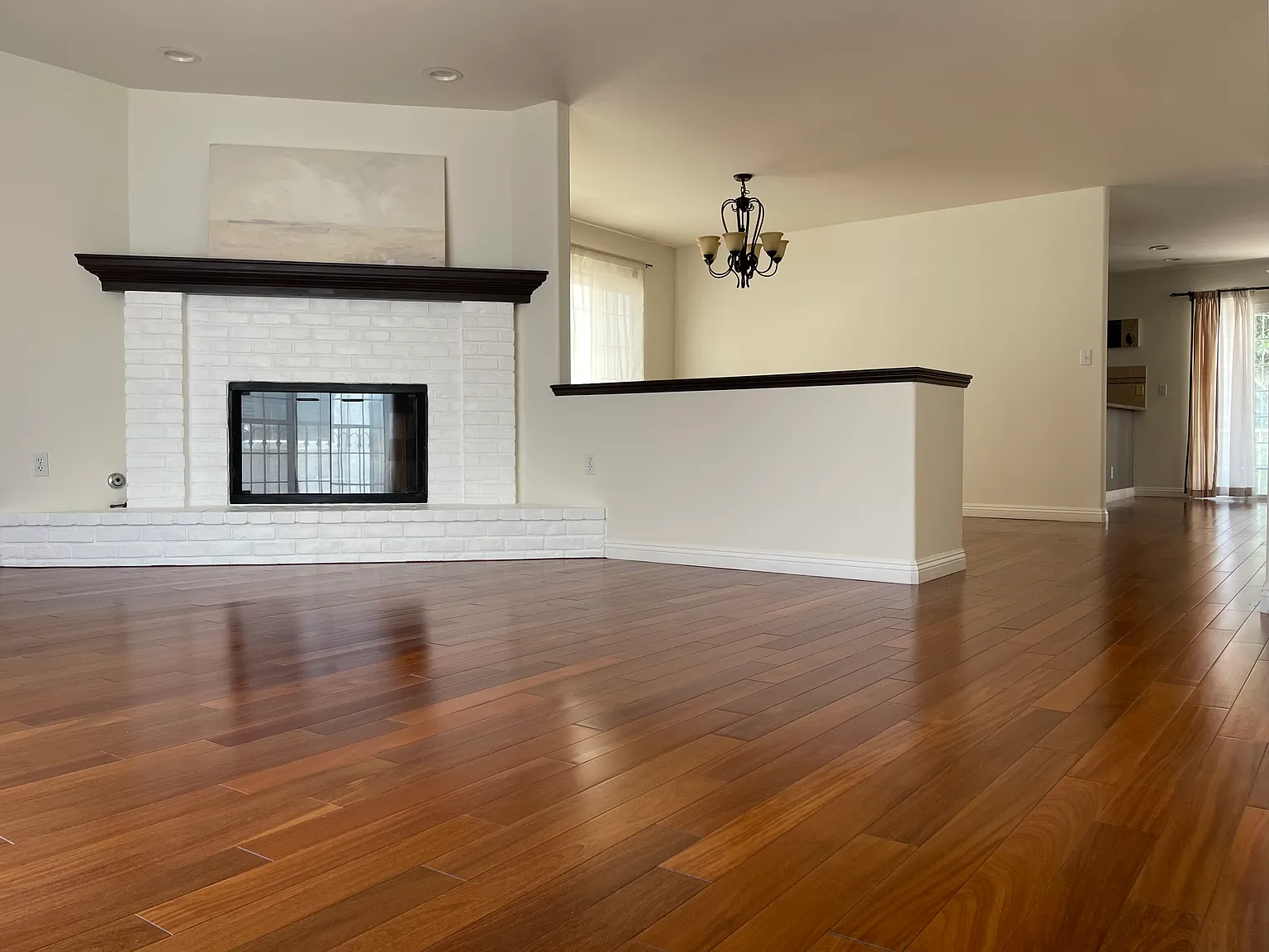 3 bed, 2.5 bath, 2328 sqft, $6,995 — Photo 4
