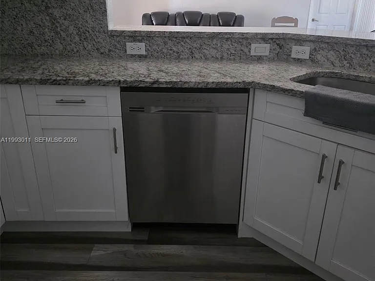 1816 Tomaso Ave — Photo 14