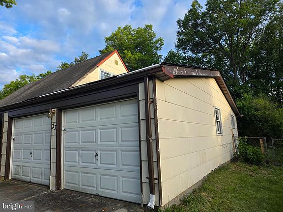 4th image of 33 Evergreen Dr