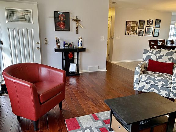 4th image of 1210 Rosewood Trl