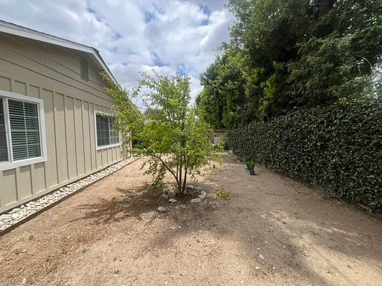 17430 W Gledhill St — Photo 32