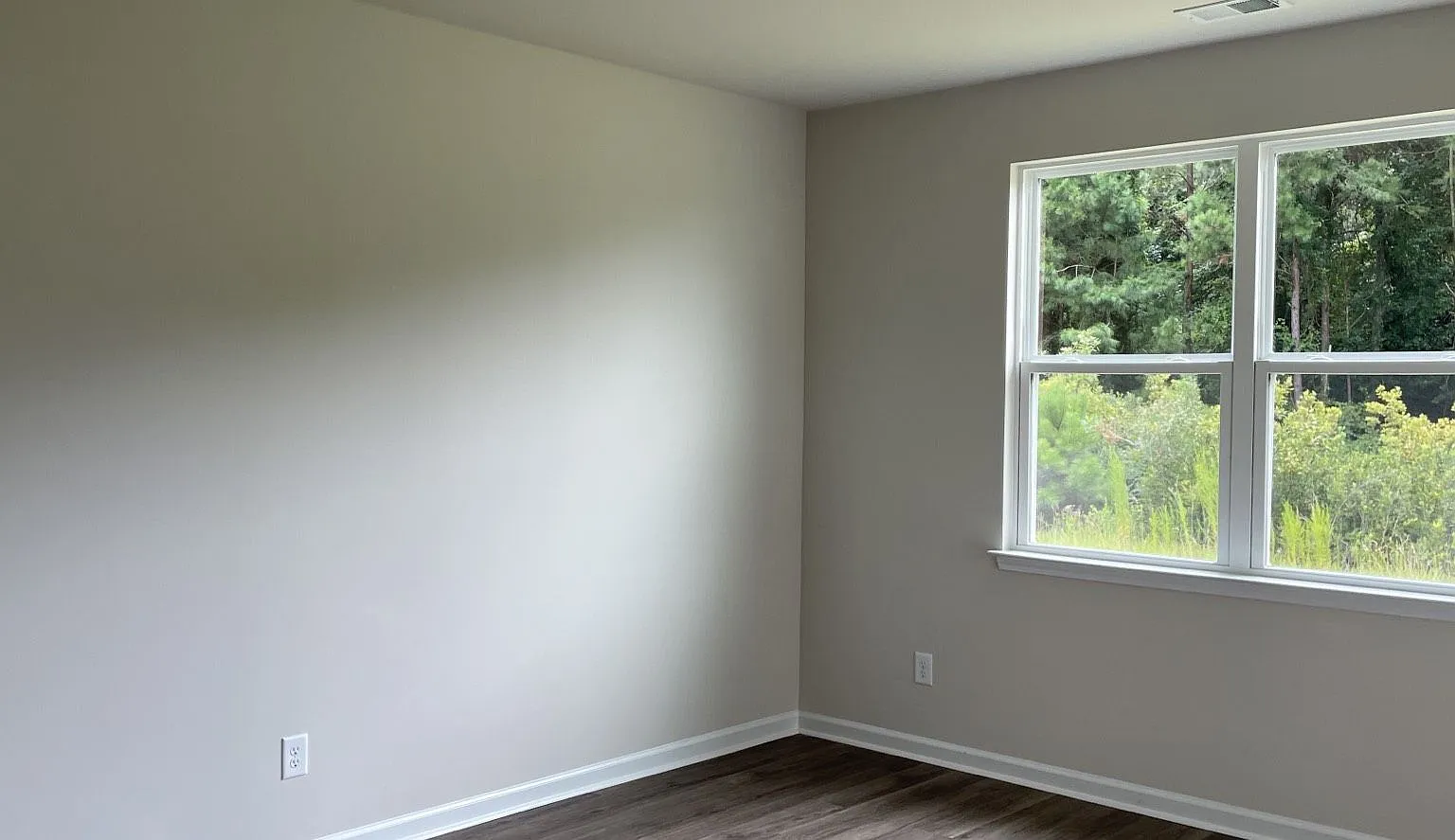 Reduced! New build 3 bedroom/2 bath home in the Parks — Photo 3
