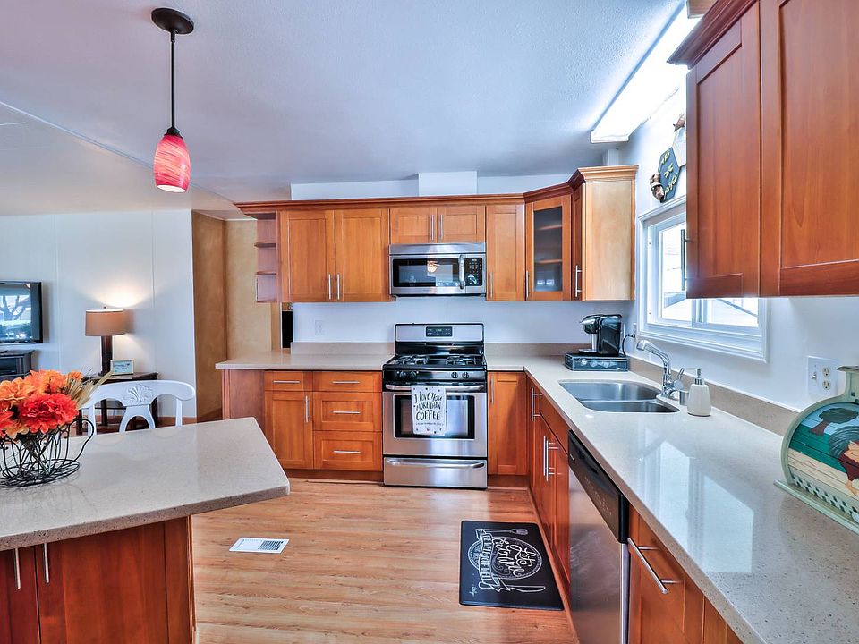 1st image of 275 Burnett Ave Spc 18