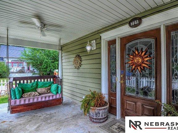 3rd image of 721 Avenue E