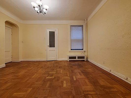 3rd image of 4218 Broadway APT 2