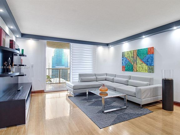 2nd image of 1200 Brickell Bay Dr APT 2217