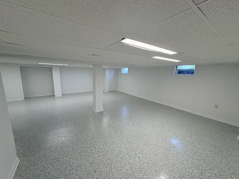 7450 Webster St — Photo 21
