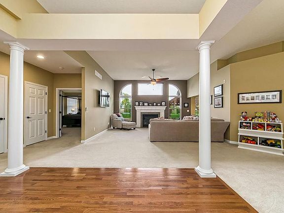 2nd image of 2672 Loris Way