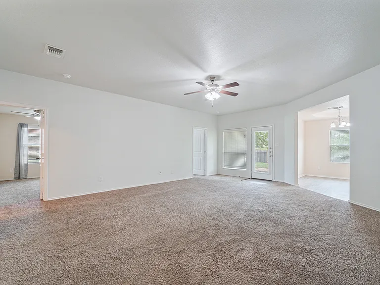 724 Liberty Valley Dr — Photo 21