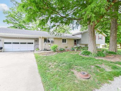 201 S Oak St, Delavan, IL, 61734